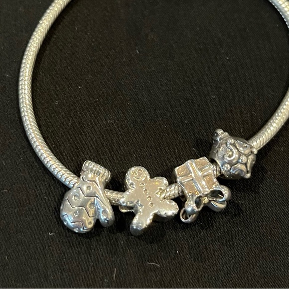 Chamilia Christmas charms set of 4 - gingerbread man, ornament, gift box, mitten - Picture 2 of 7